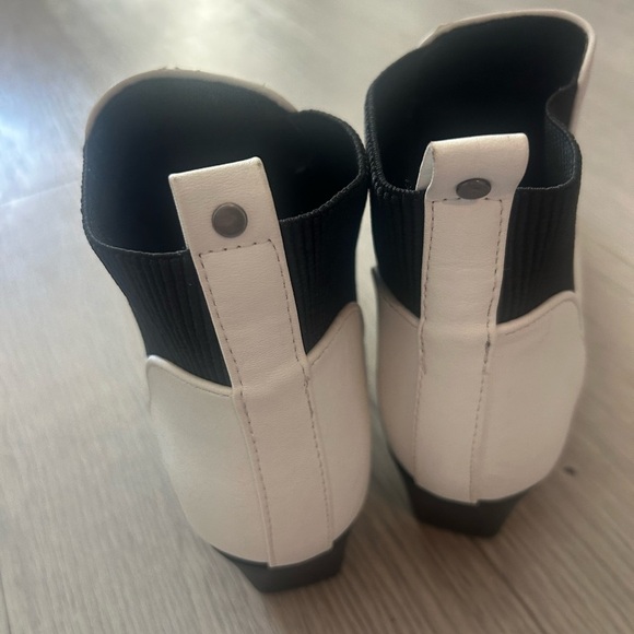 Qupid White Pointed Ankle Boots Size 6 - Picture 3 of 5